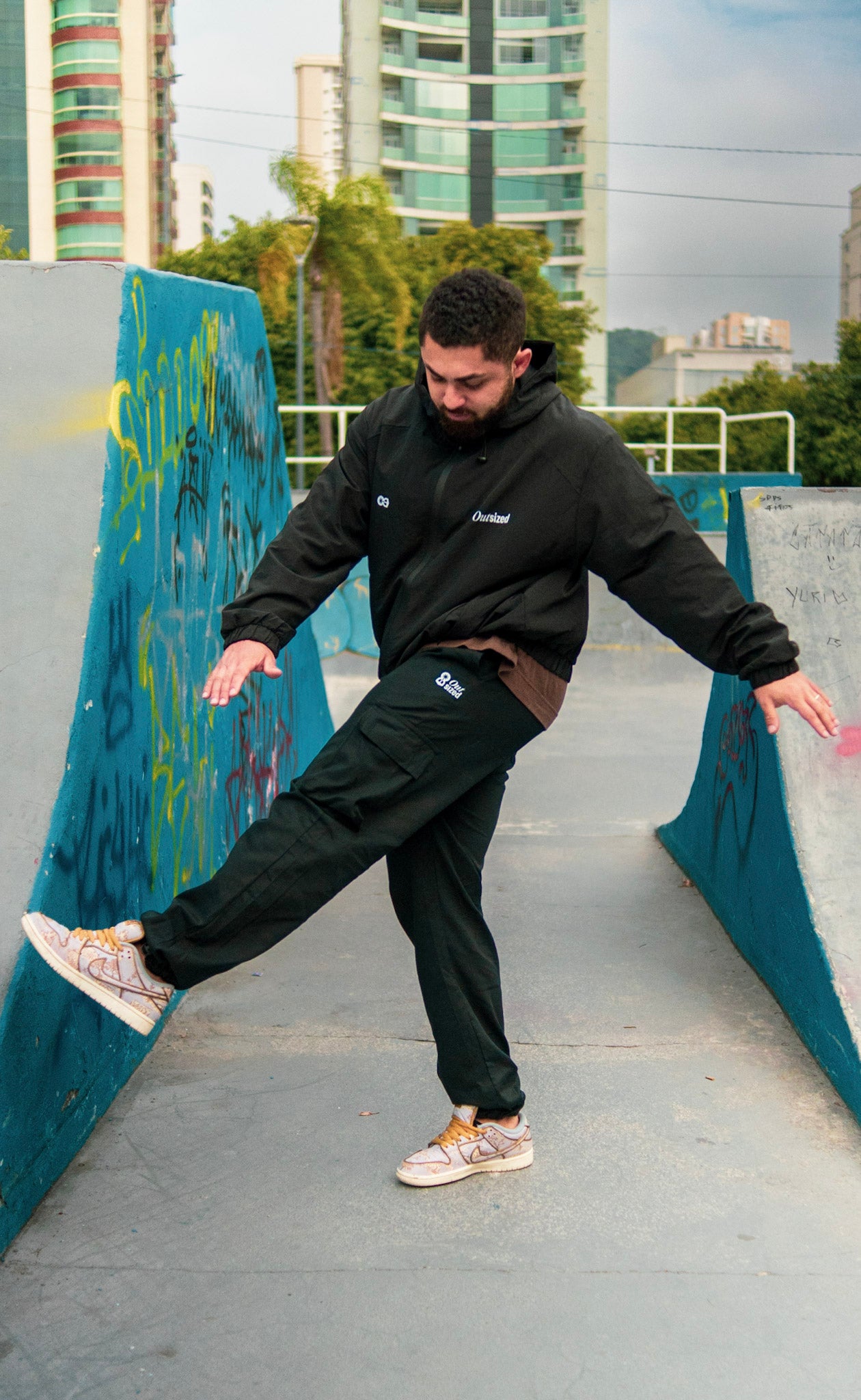 Calça Cargo Essentials | Bolso lateral e ajuste de punho