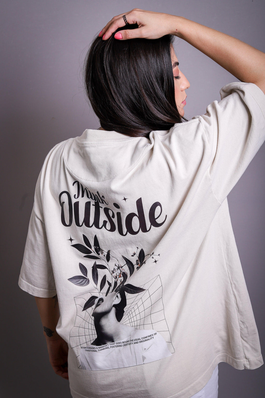 Camiseta Heavy Oversized Think Outside Flowers | Old Outsized