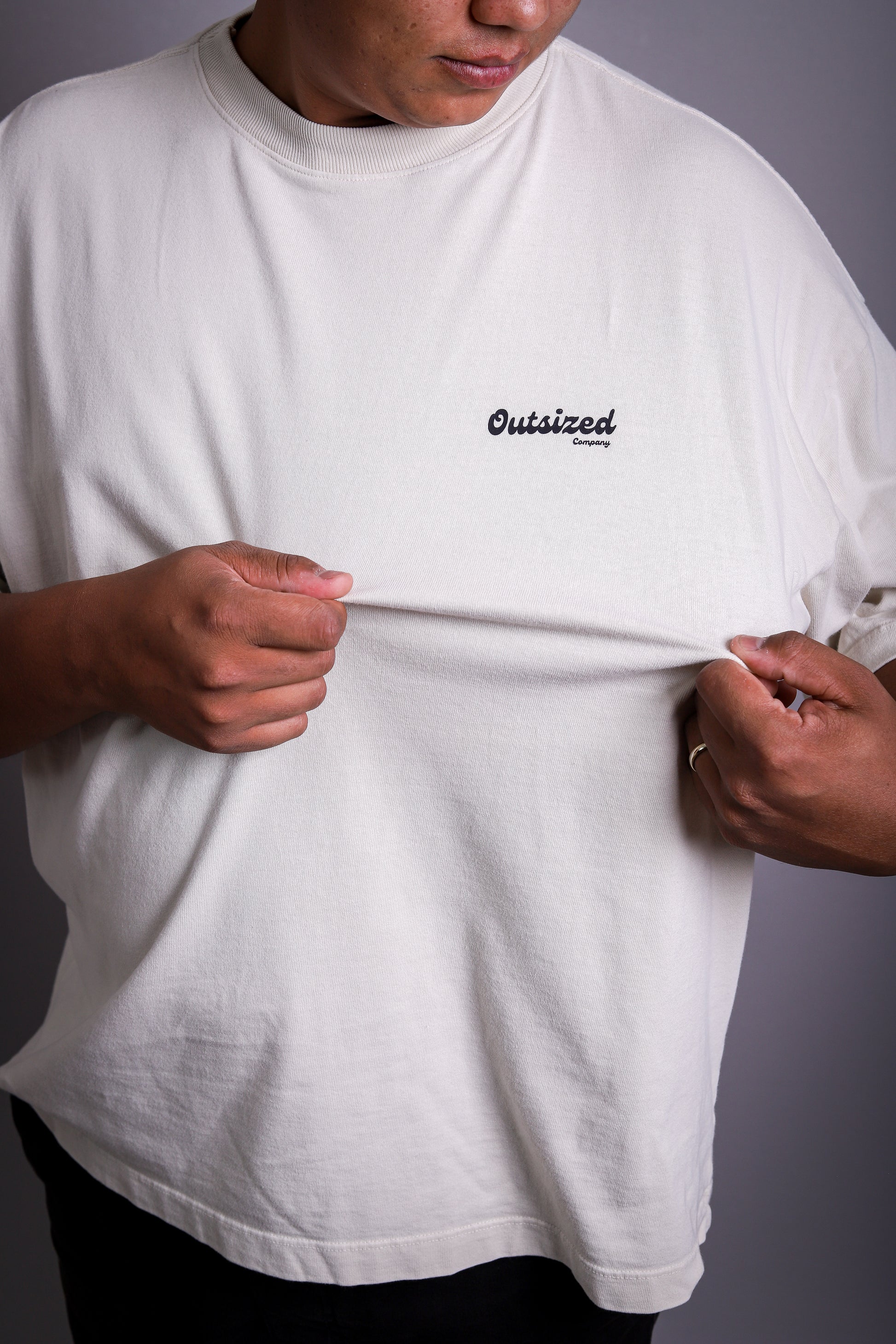 Camiseta Heavy Oversized Think Outside Flowers | Old Outsized