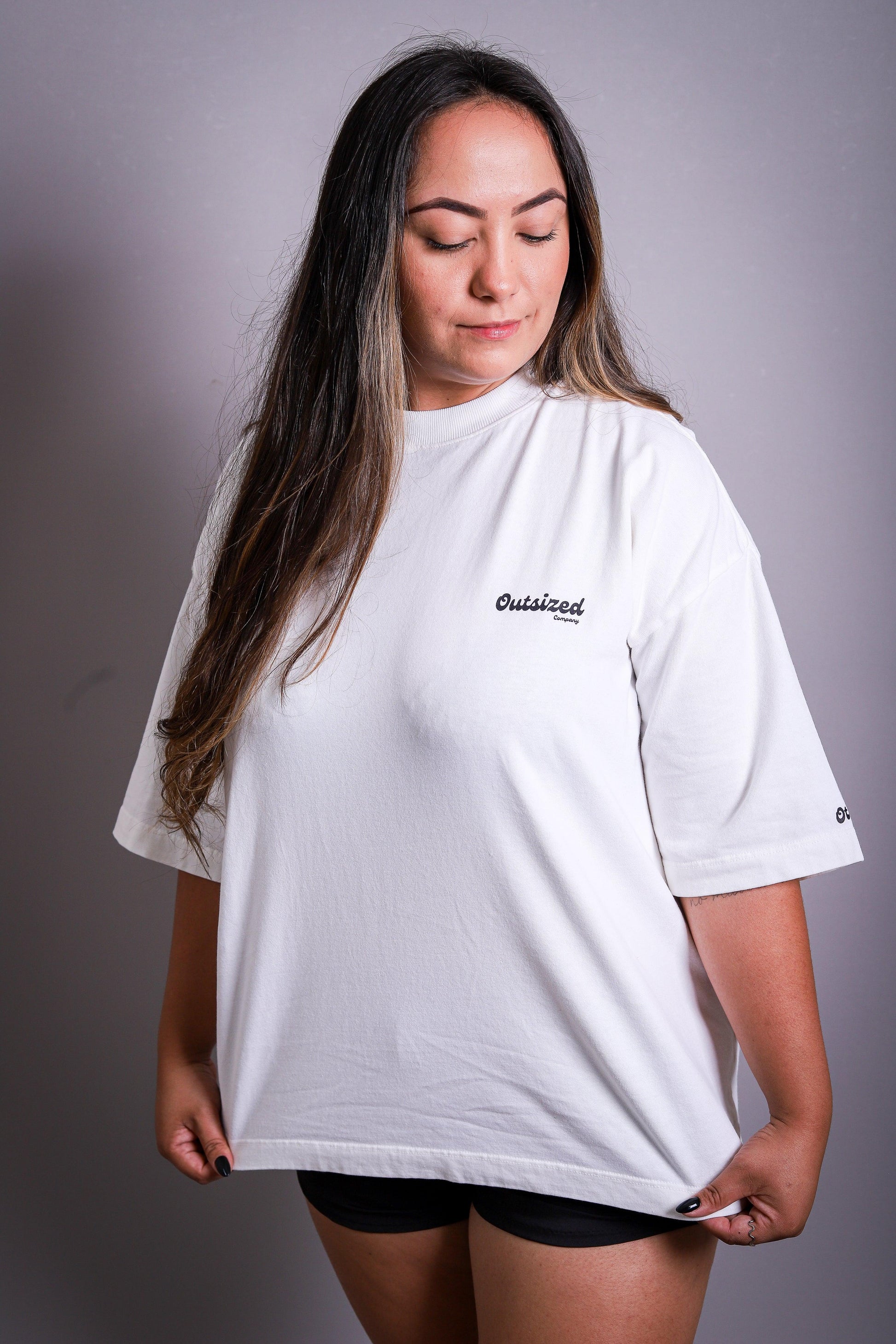 Camiseta Heavy Oversized Think Outside Flowers | Old Outsized